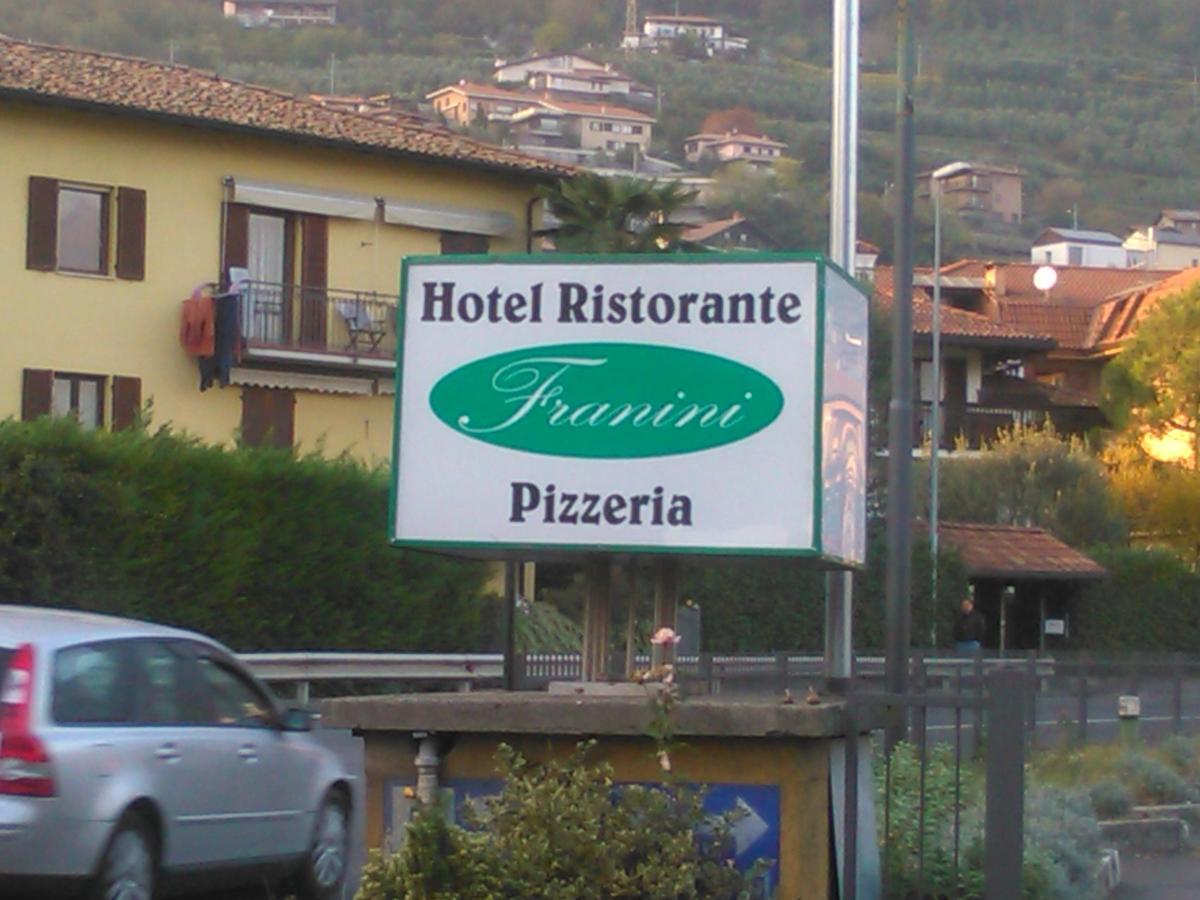 Hotel Franini Costa Volpino Buitenkant foto